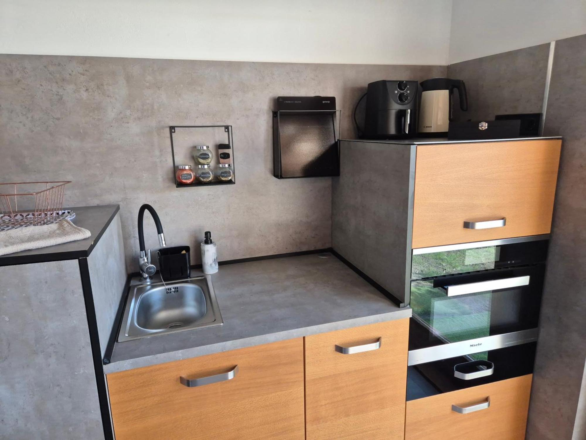 Toelgyes Apartmanhaz Szegedin Exterior foto